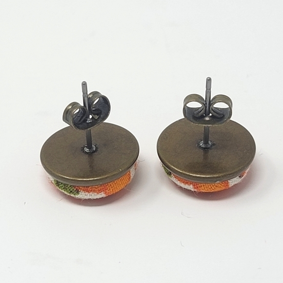 New Handmade | Upcycled Vintage Orange Floral Button Stud Earrings - Picture 2 of 4